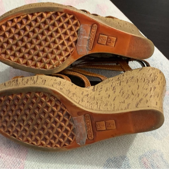 Comfy Stylish Tan Wedge Heels by Aerosoles. Size 6 - Picture 6 of 6